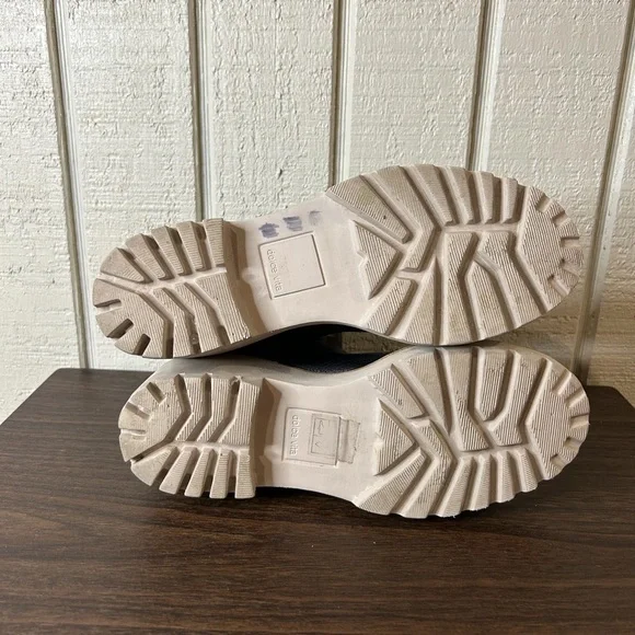 Dolce Vita Huey Lug Sole Chelsea Boots, size 7.  Slight stretching on elastic. - Picture 5 of 7